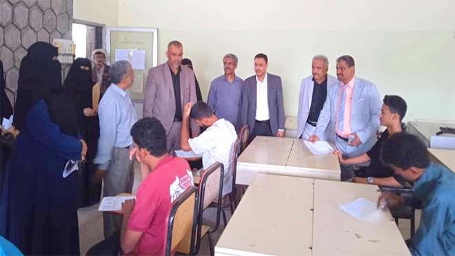 تدشين الامتحانات الفصلية بكلية المجتمع بعدن